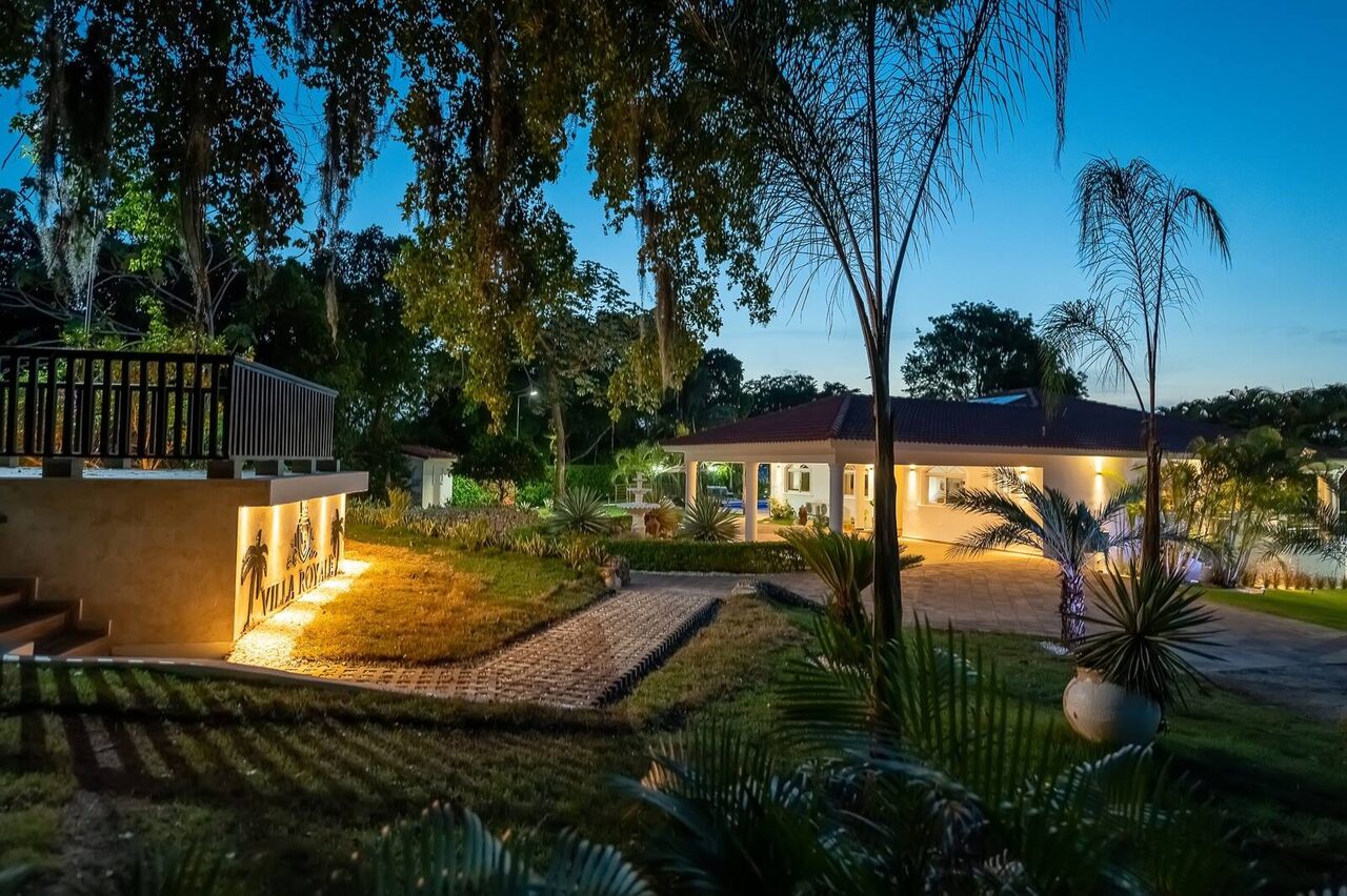 Villa Royale | Luxury 4 Bedroom Villa in Casa Linda, Sosúa – Video Preview