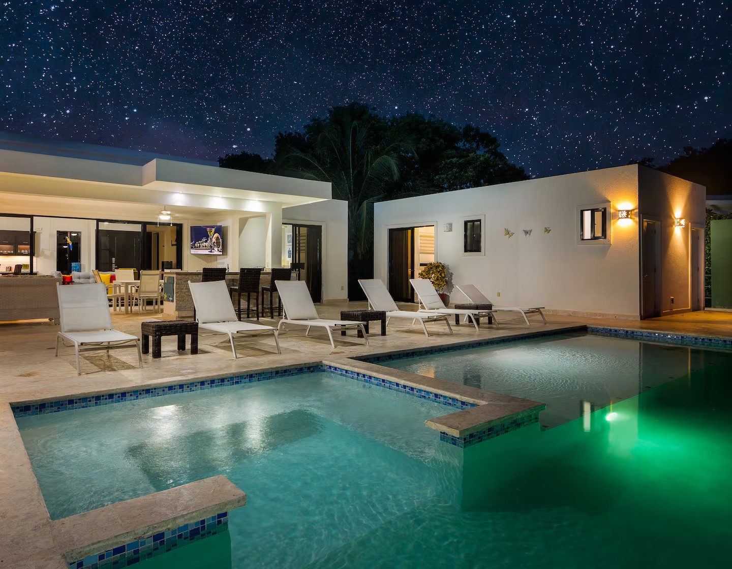 Private pool at Casa Linda villa